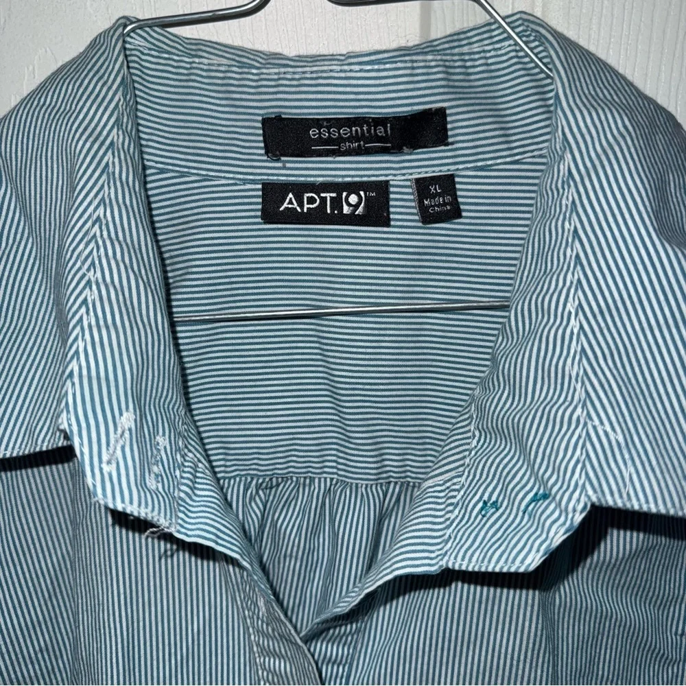 Apt. 9 Women’s Gray Button Down Shirt - Picture 3 of 5